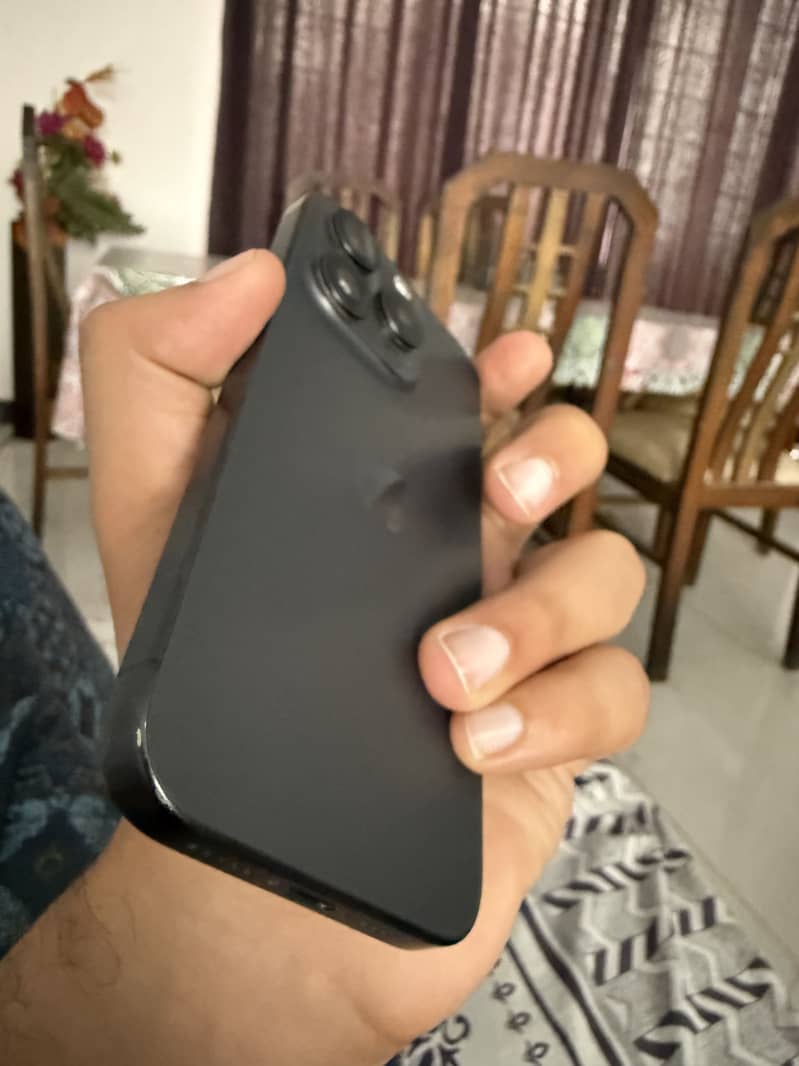 Apple iPhone 15 Pro 2