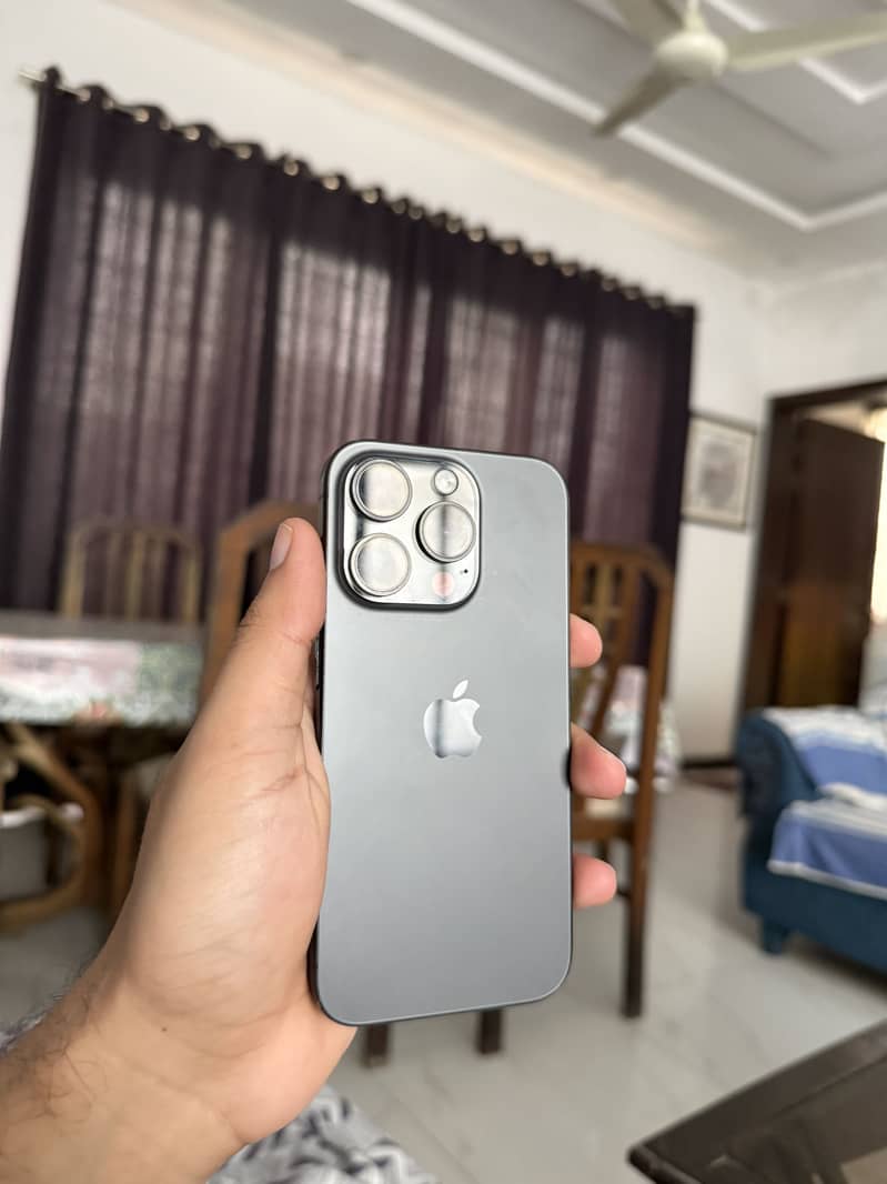 Apple iPhone 15 Pro 8
