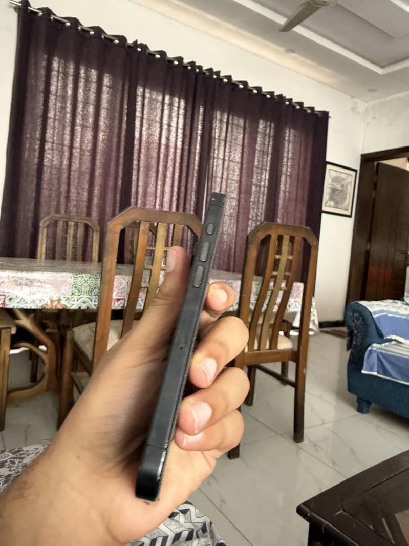 Apple iPhone 15 Pro 9