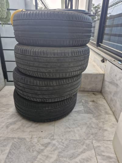 Premacy 4 Plus 215-55-17