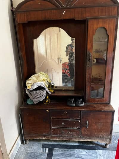 dressing tabel old urgent sale (03062127648)