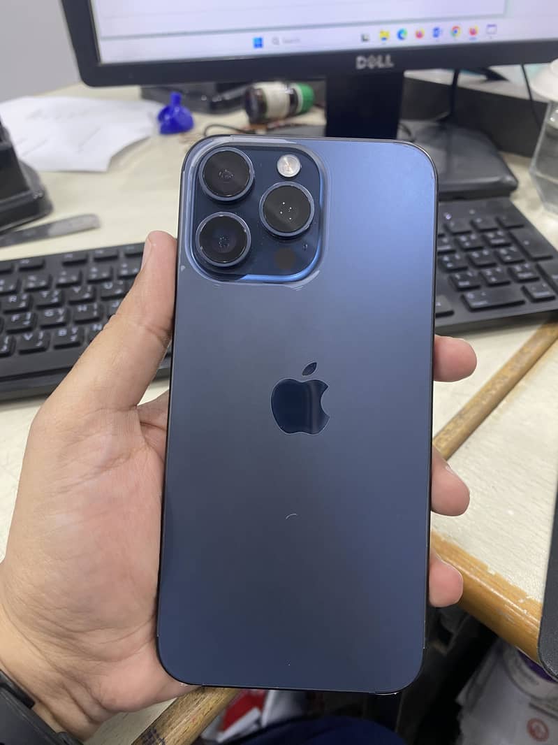 iPhone 15 Pro Max 0