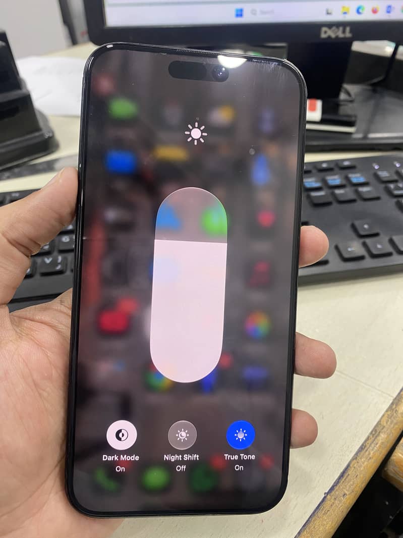 iPhone 15 Pro Max 2