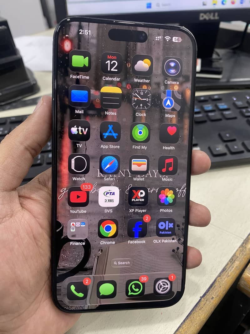 iPhone 15 Pro Max 4