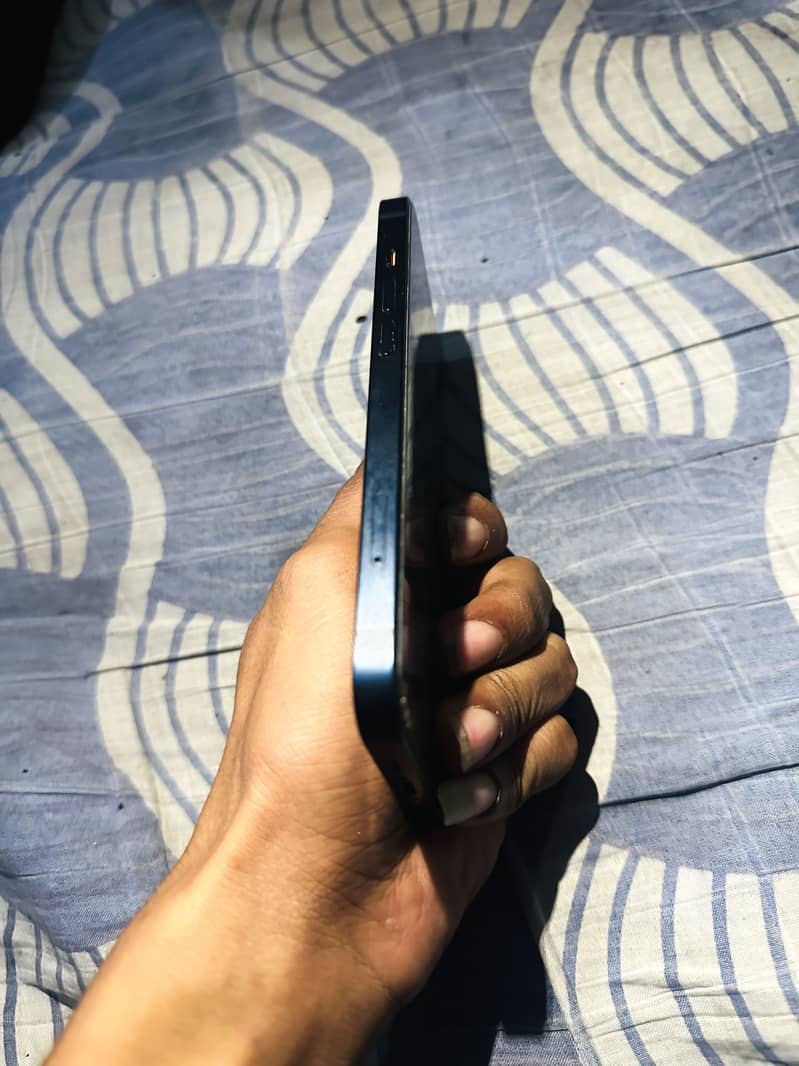 Apple iPhone 13 3