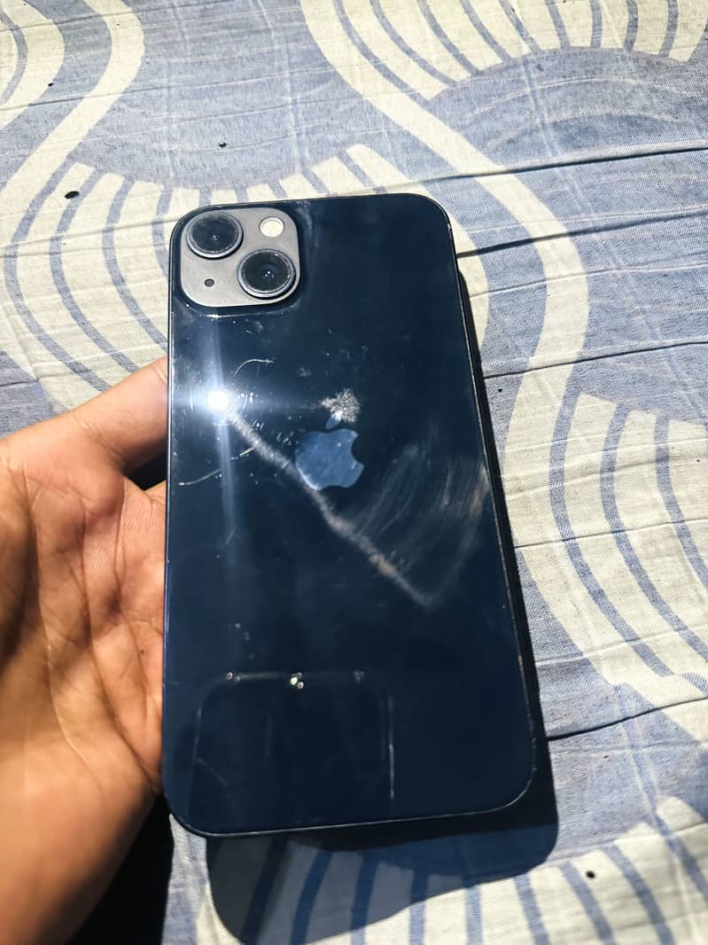Apple iPhone 13 4