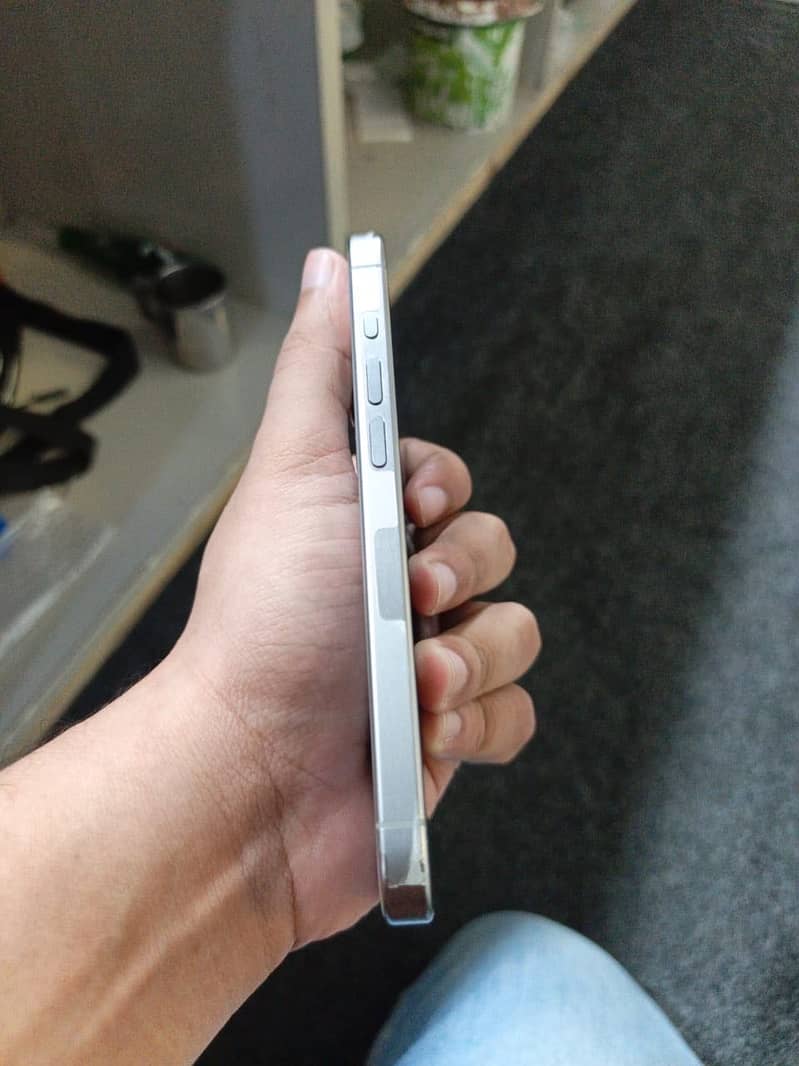 Apple iphone 15 pro 0