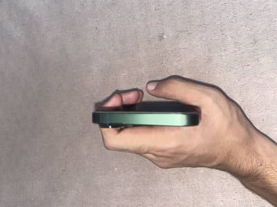 Apple iPhone 13