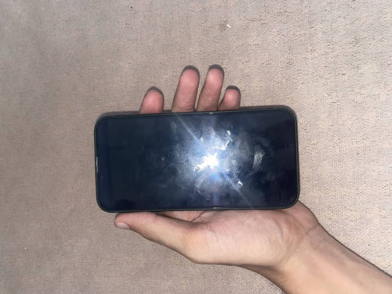 Apple iPhone 13 2