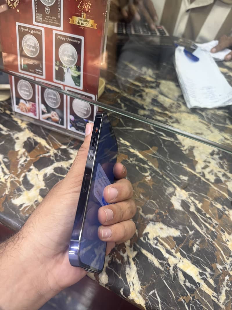 Apple iPhone 14 Pro 2