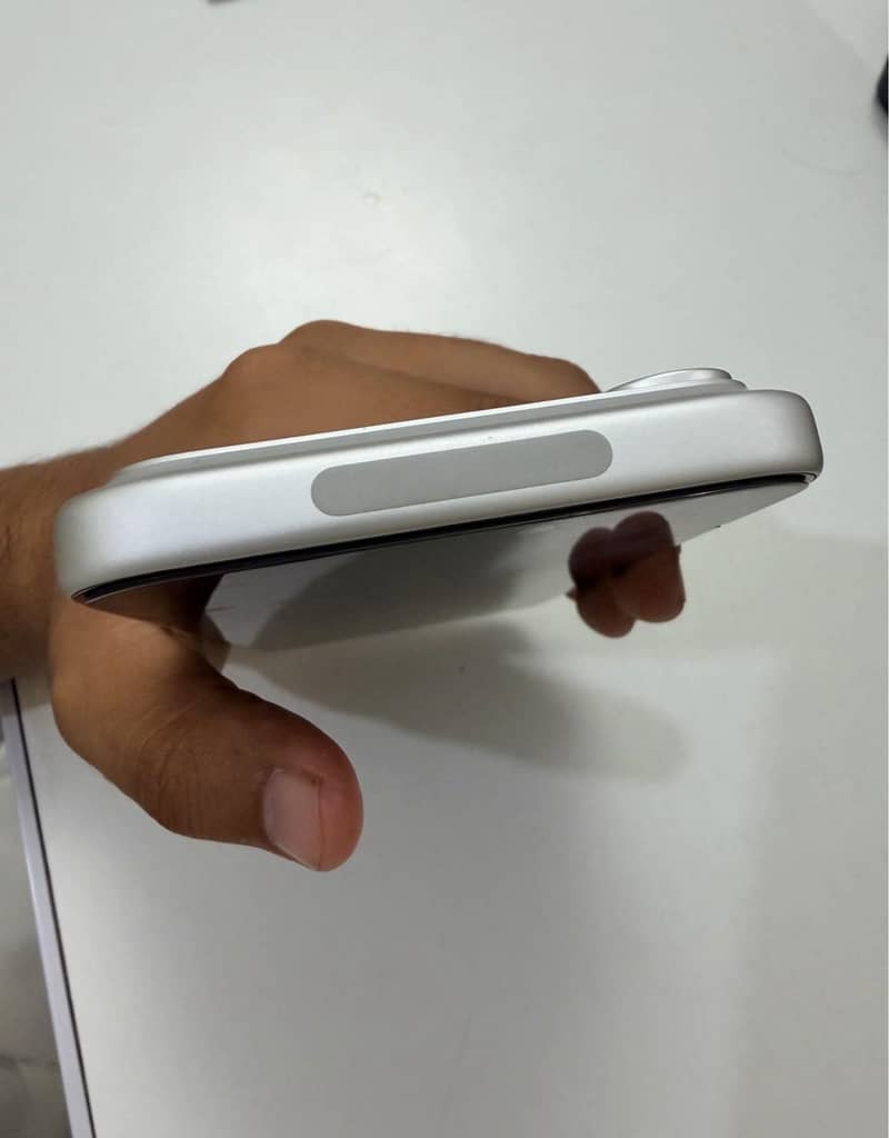 Apple iPhone 17 Pro Max 5