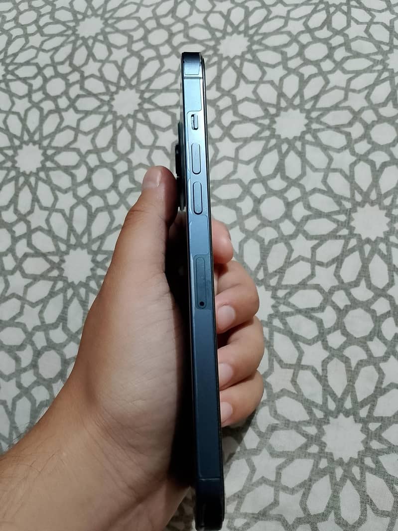 Apple iPhone 12 Pro Max 4