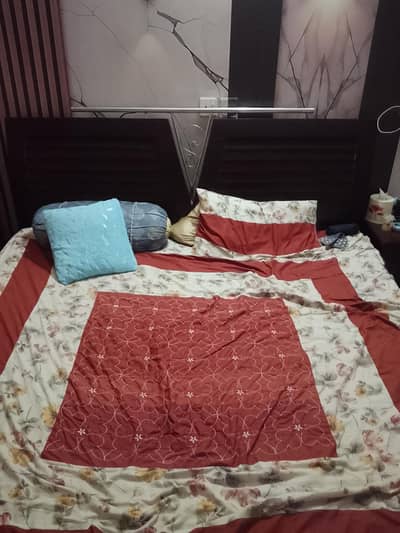 Double bed without Mattress