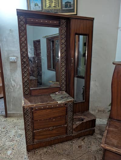 Dressing table