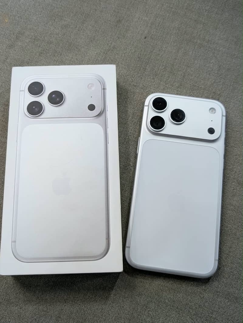 Apple iPhone 17 Pro Max 0