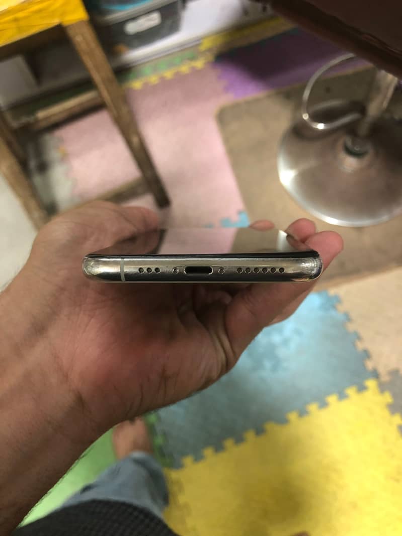 Apple iPhone 11 Pro 1