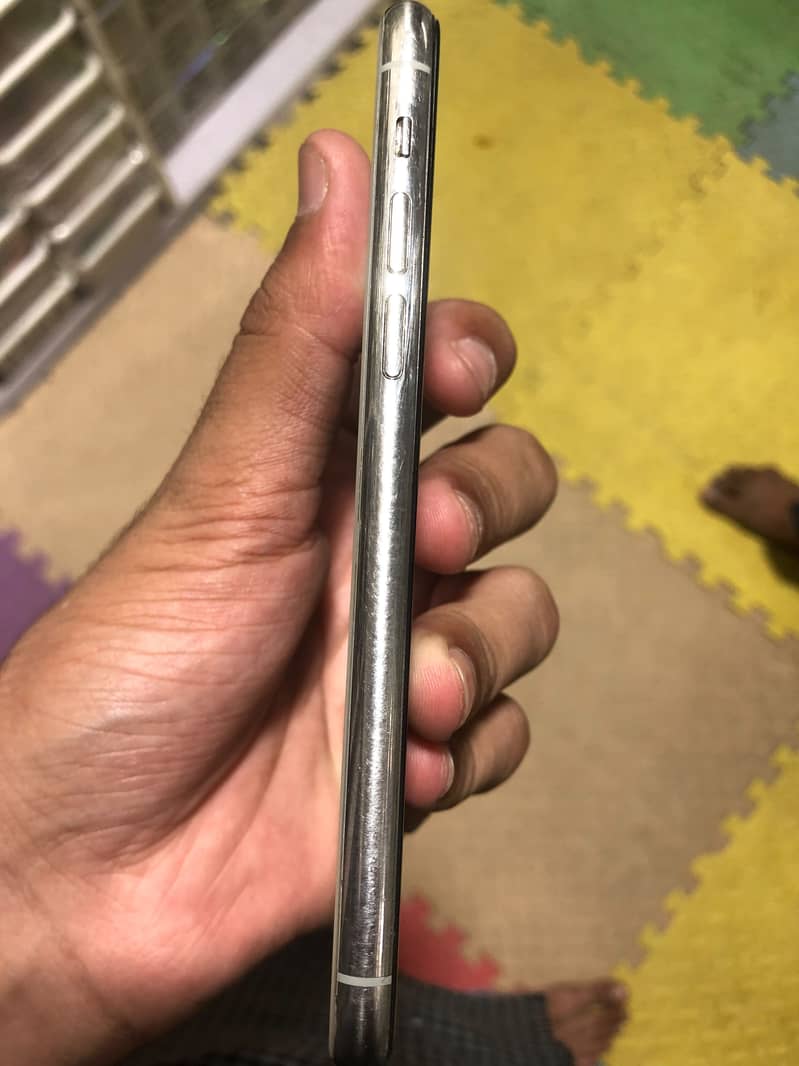 Apple iPhone 11 Pro 3