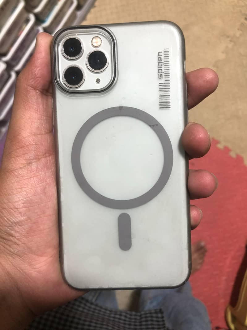 Apple iPhone 11 Pro 4
