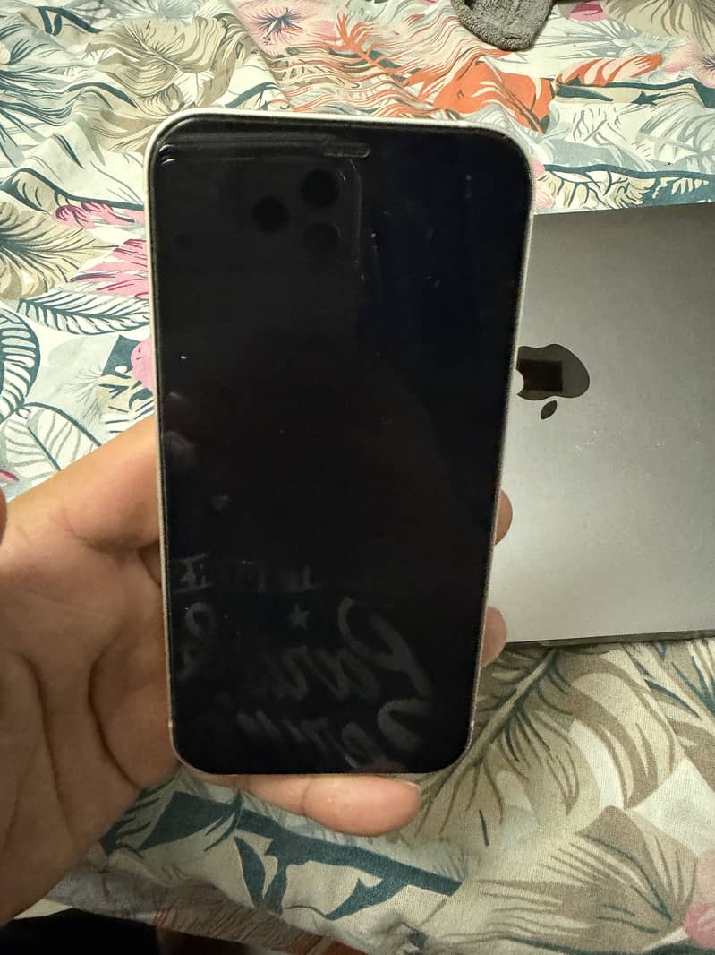 Apple iPhone 12 2