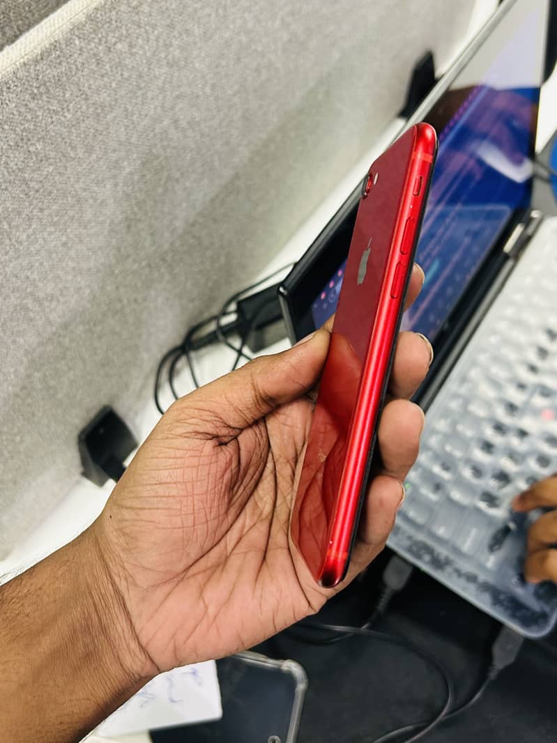 Apple iPhone 8 1