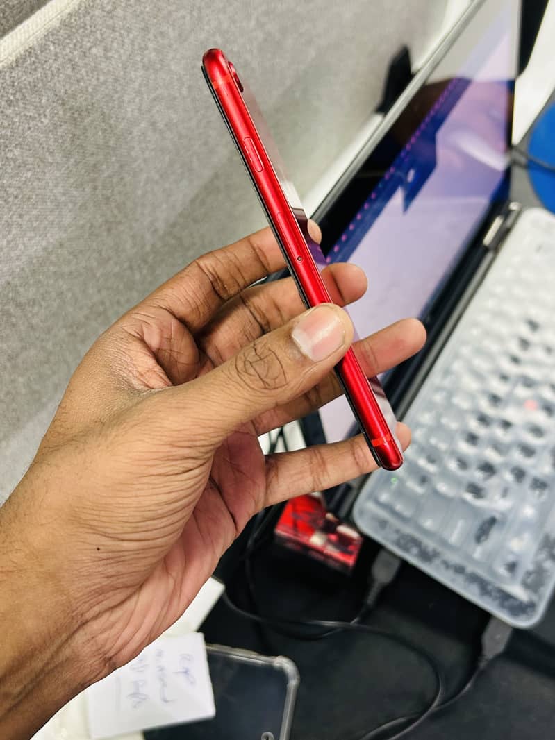 Apple iPhone 8 3