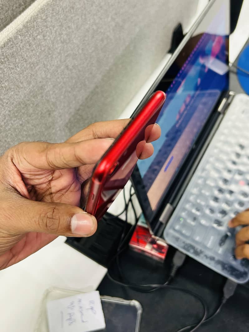 Apple iPhone 8 4