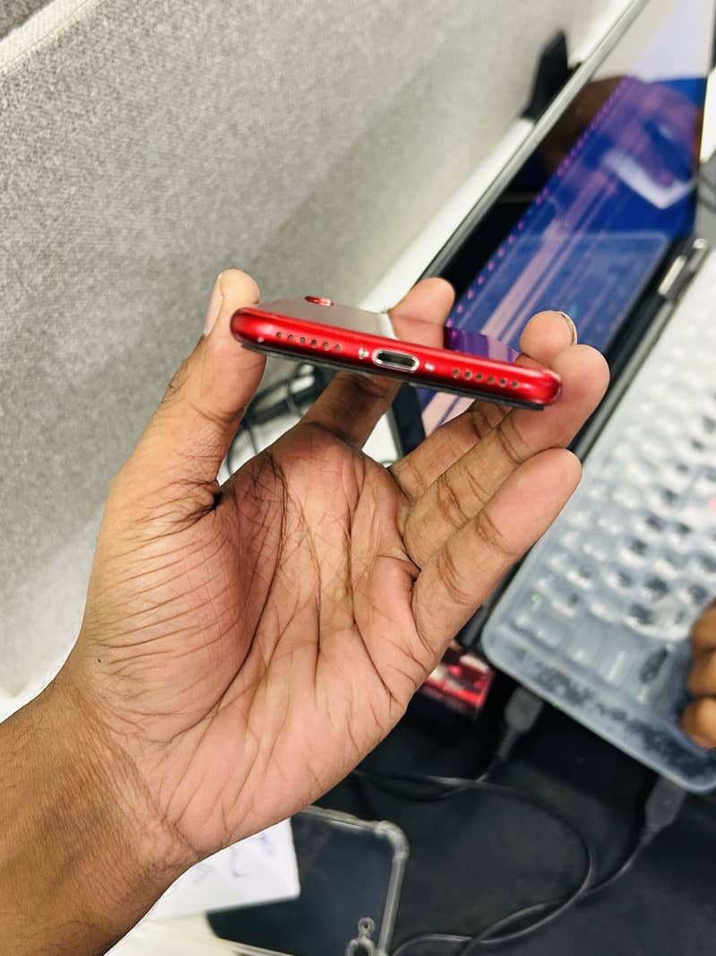 Apple iPhone 8 6