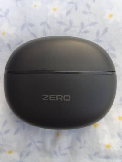 Zerolifestyle Rover pro earbuds in matte black color