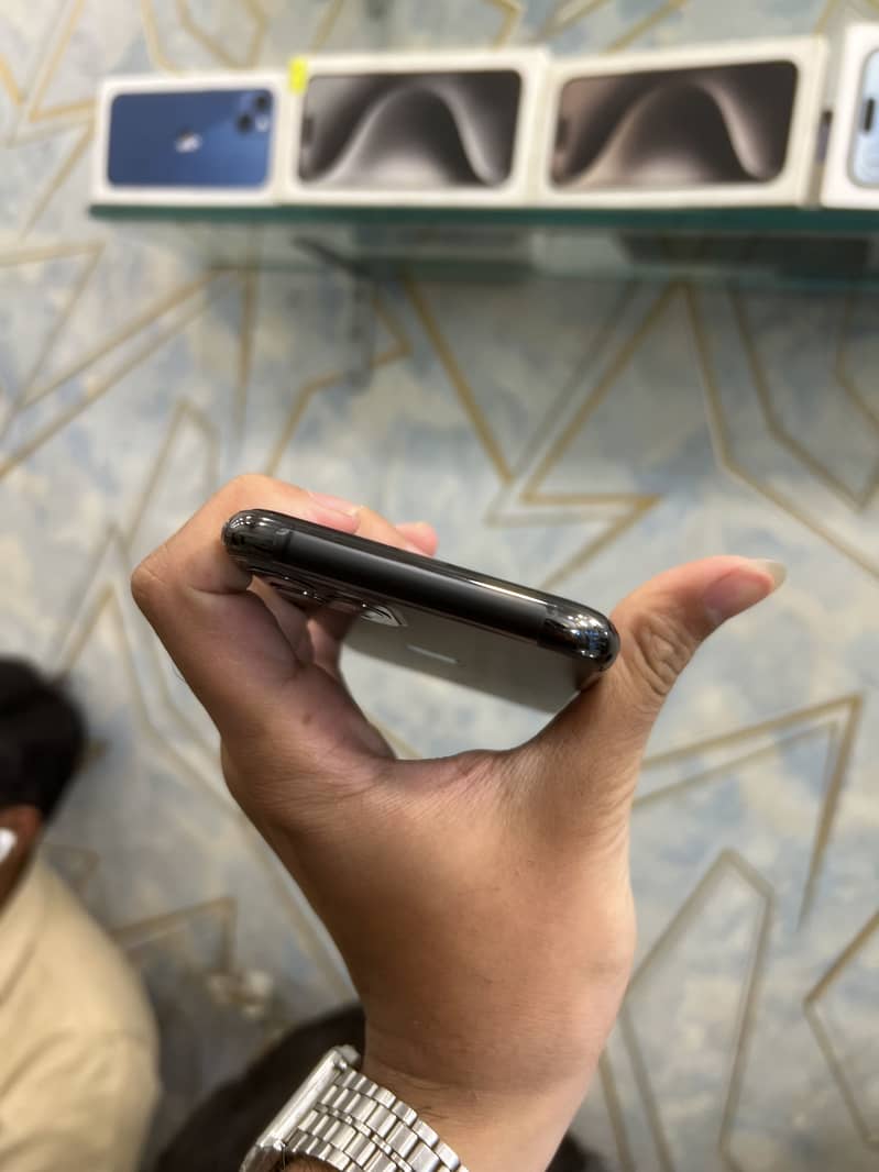 Apple iPhone 11 Pro 3