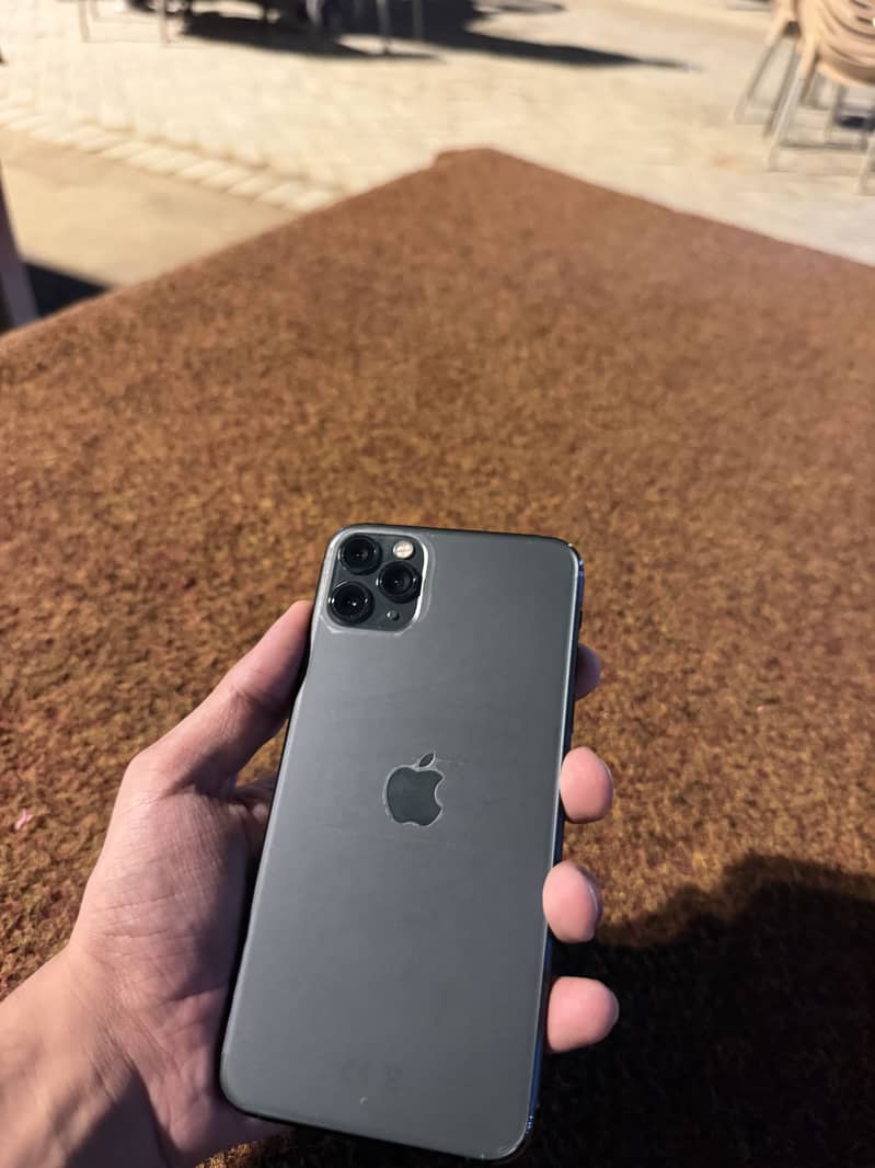 Apple iPhone 11 Pro Max 2