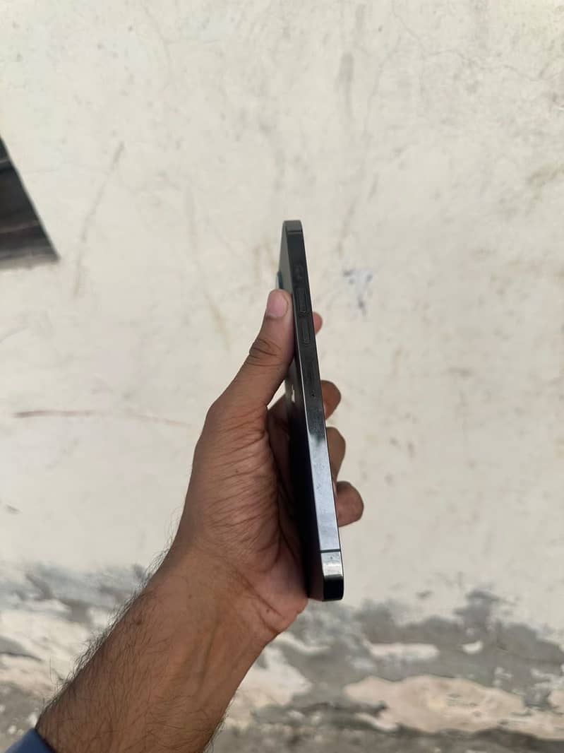 Apple iPhone 13 Pro Max 1