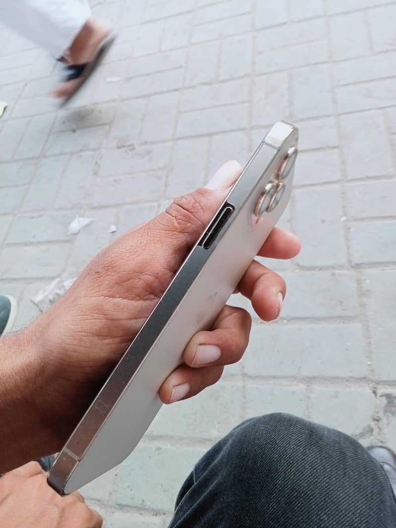 Apple iPhone 12 Pro Max 7