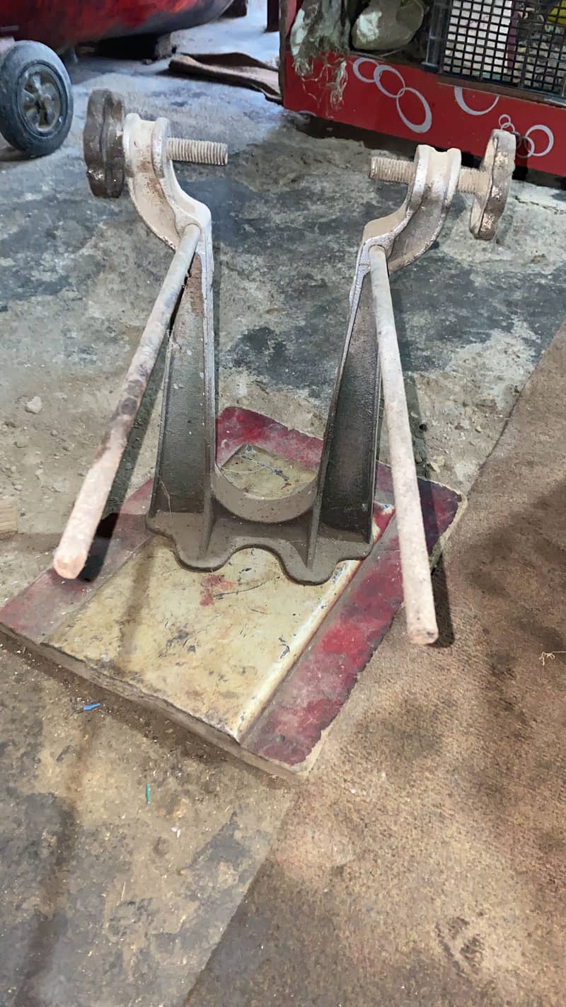 Wheel throw machine 3