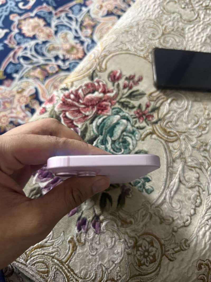 Apple iPhone 15 plus 2