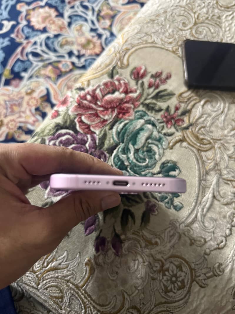 Apple iPhone 15 plus 7