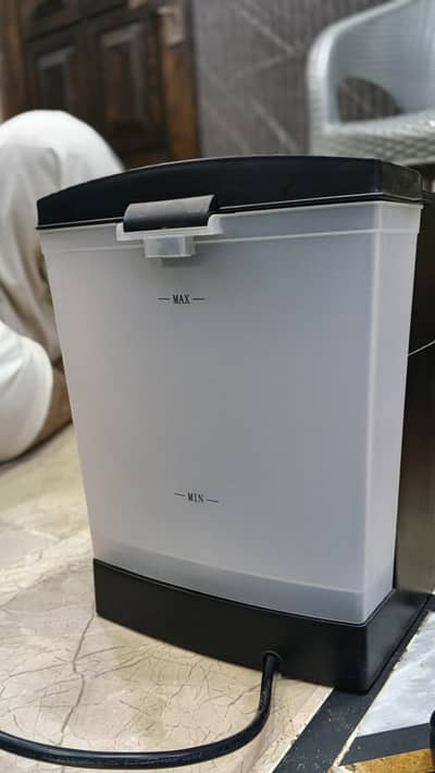 Cambridge coffee machine for sale 25k only  slightly negotiate