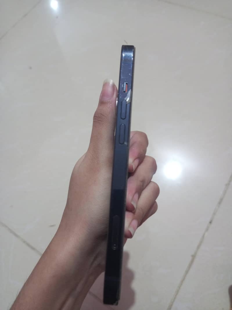 Apple iPhone 13 3