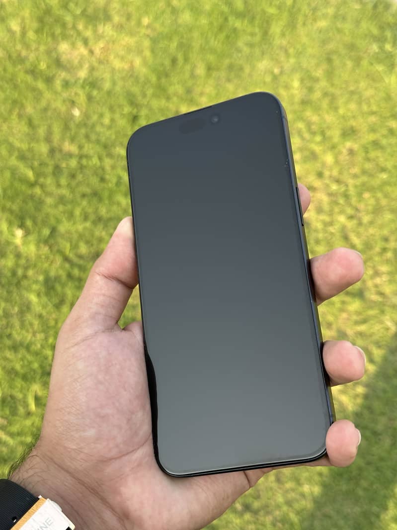 Apple iPhone 15 Pro Max 4