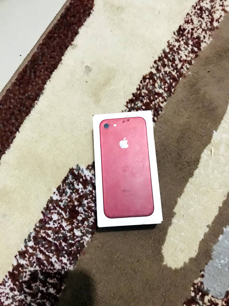 Apple iPhone 7 0