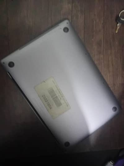 Macbook Pro 13 inch 16gb / 512gb 4 thunderbolt 3 port