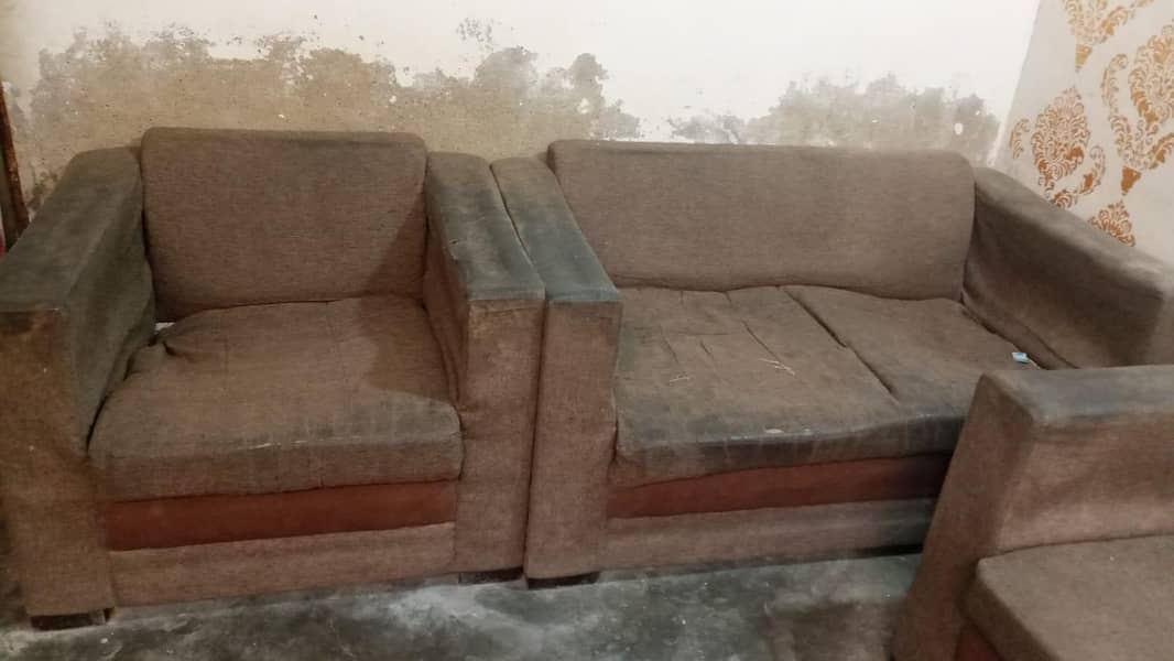 4 seetr sofa 1