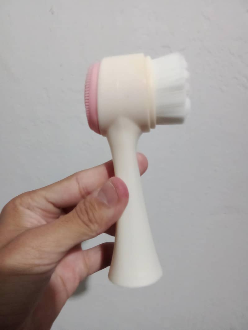 Face brush 0