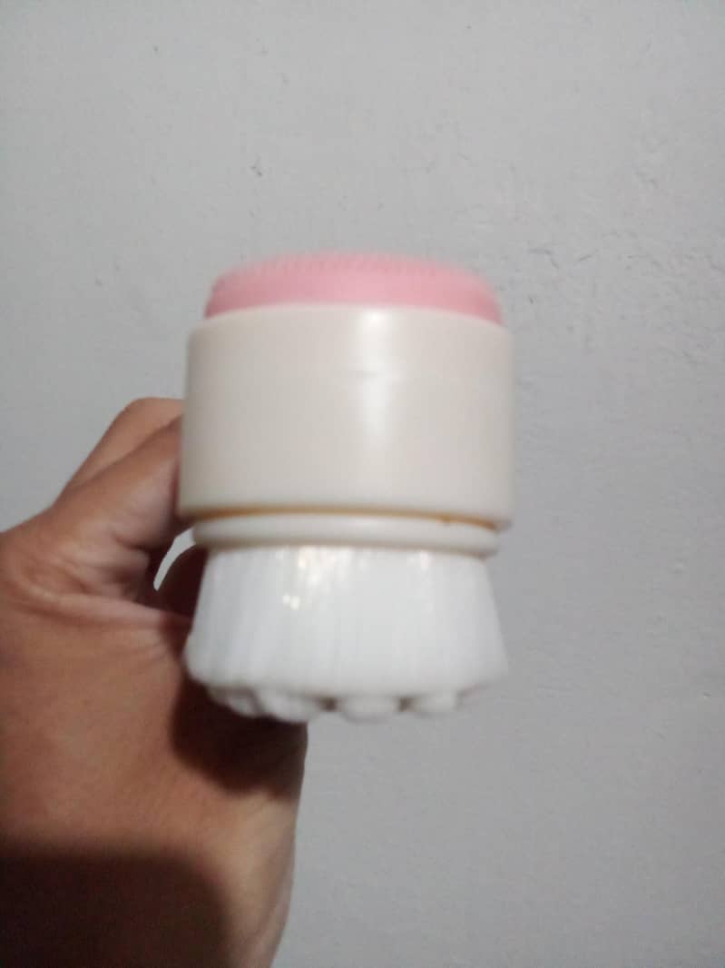 Face brush 1