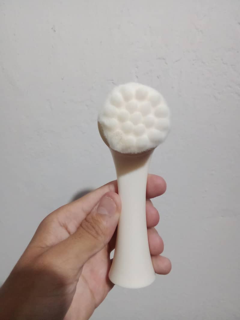 Face brush 3