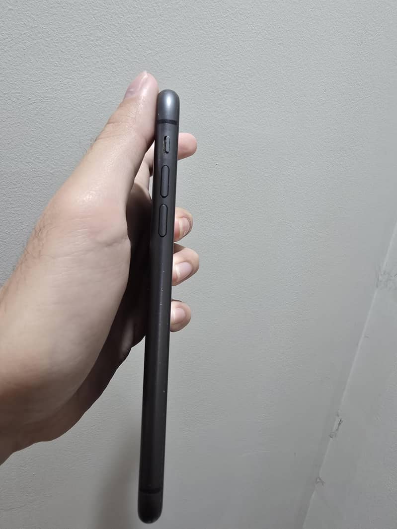 Apple iPhone 11 6
