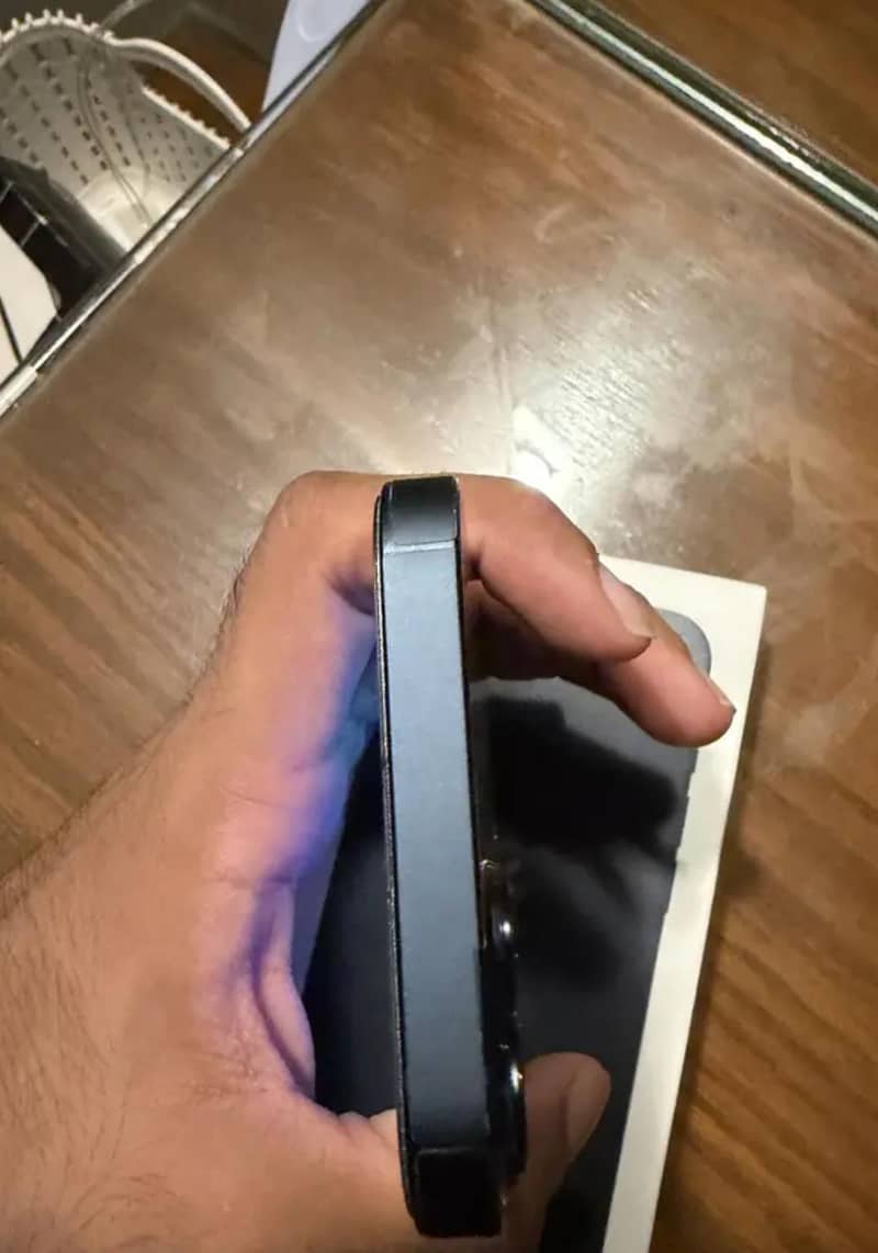 Apple iPhone 13 1