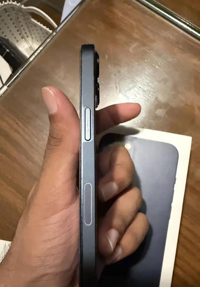 Apple iPhone 13 3