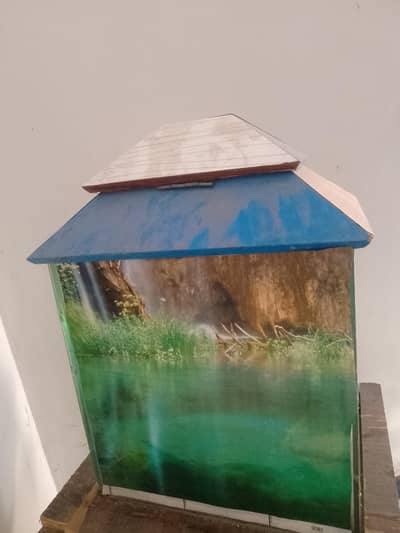 Glass Aquarium with Blue Roof Cover for Sale