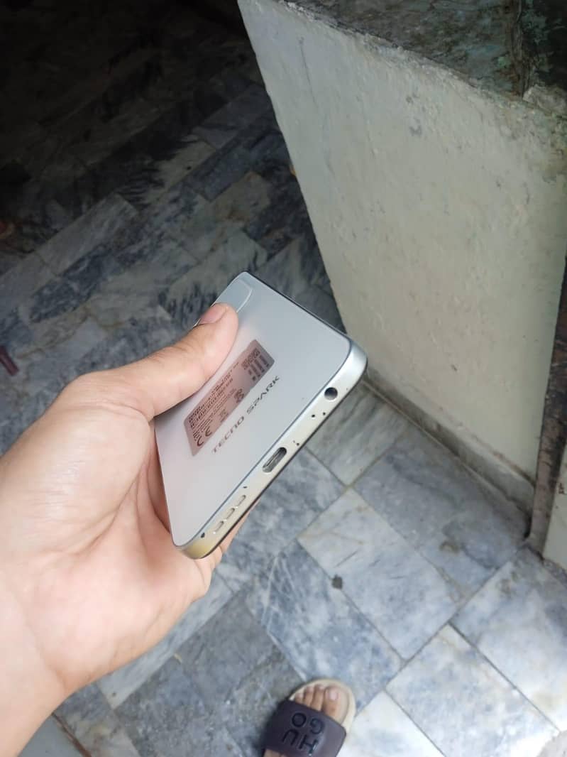 Tecno spark 40 5