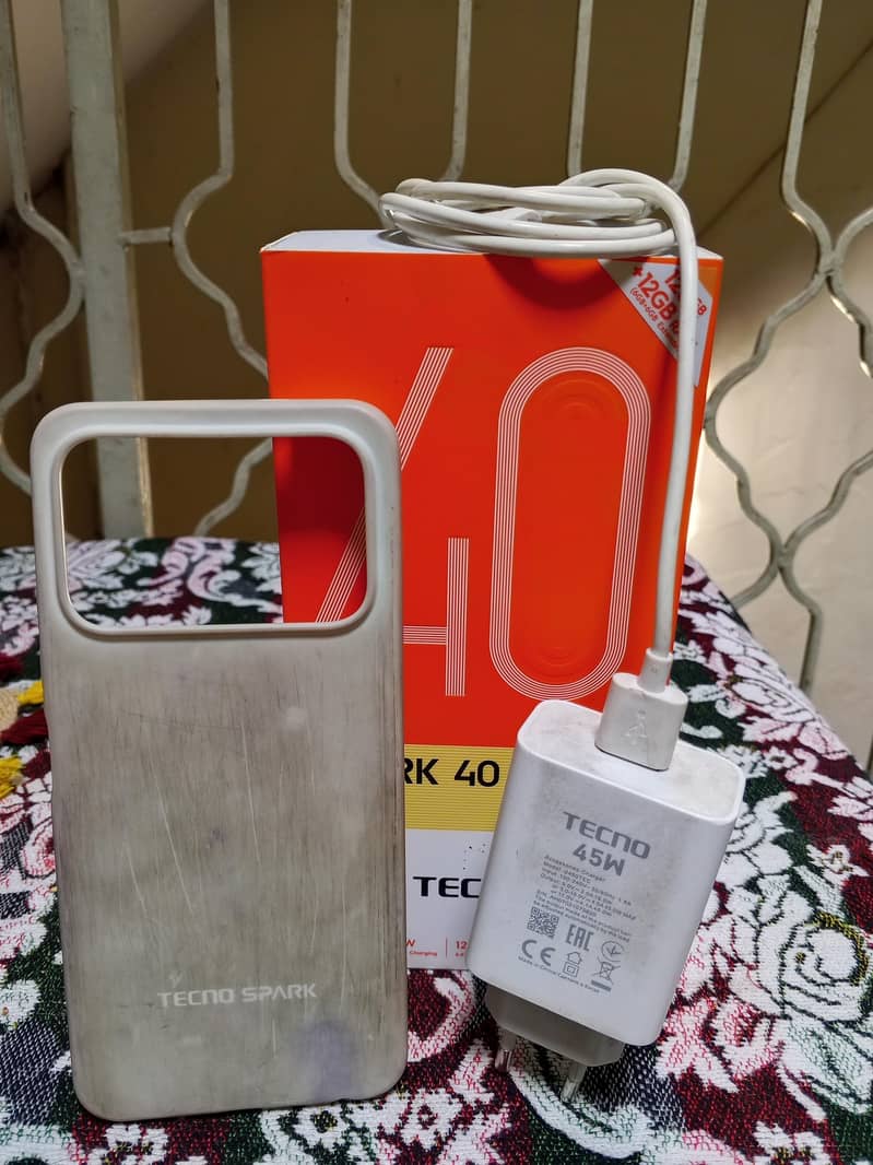 Tecno spark 40 7